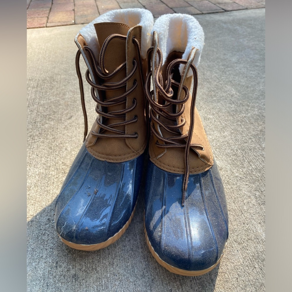 Women’s Duck Boots - Size 8